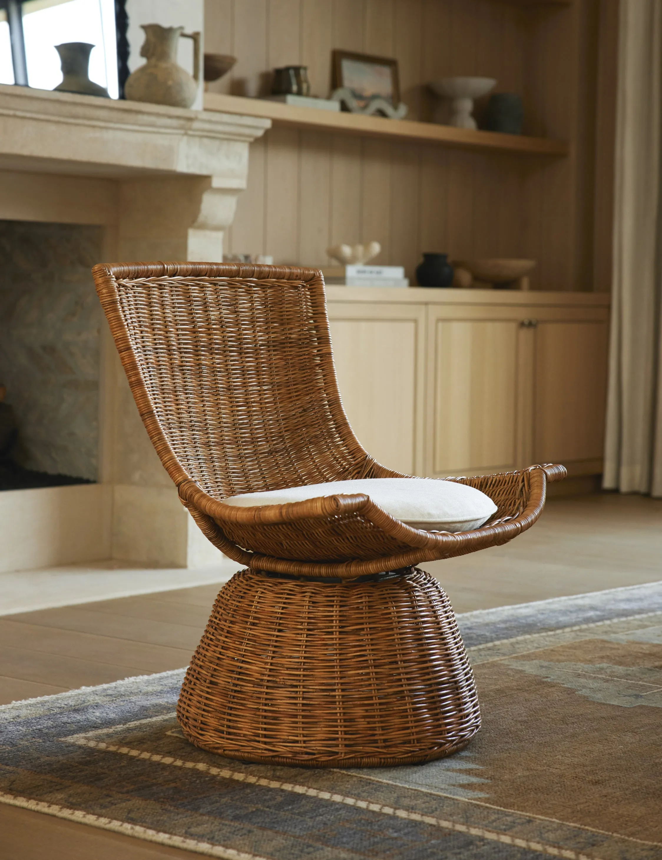 Amado Swivel Chair