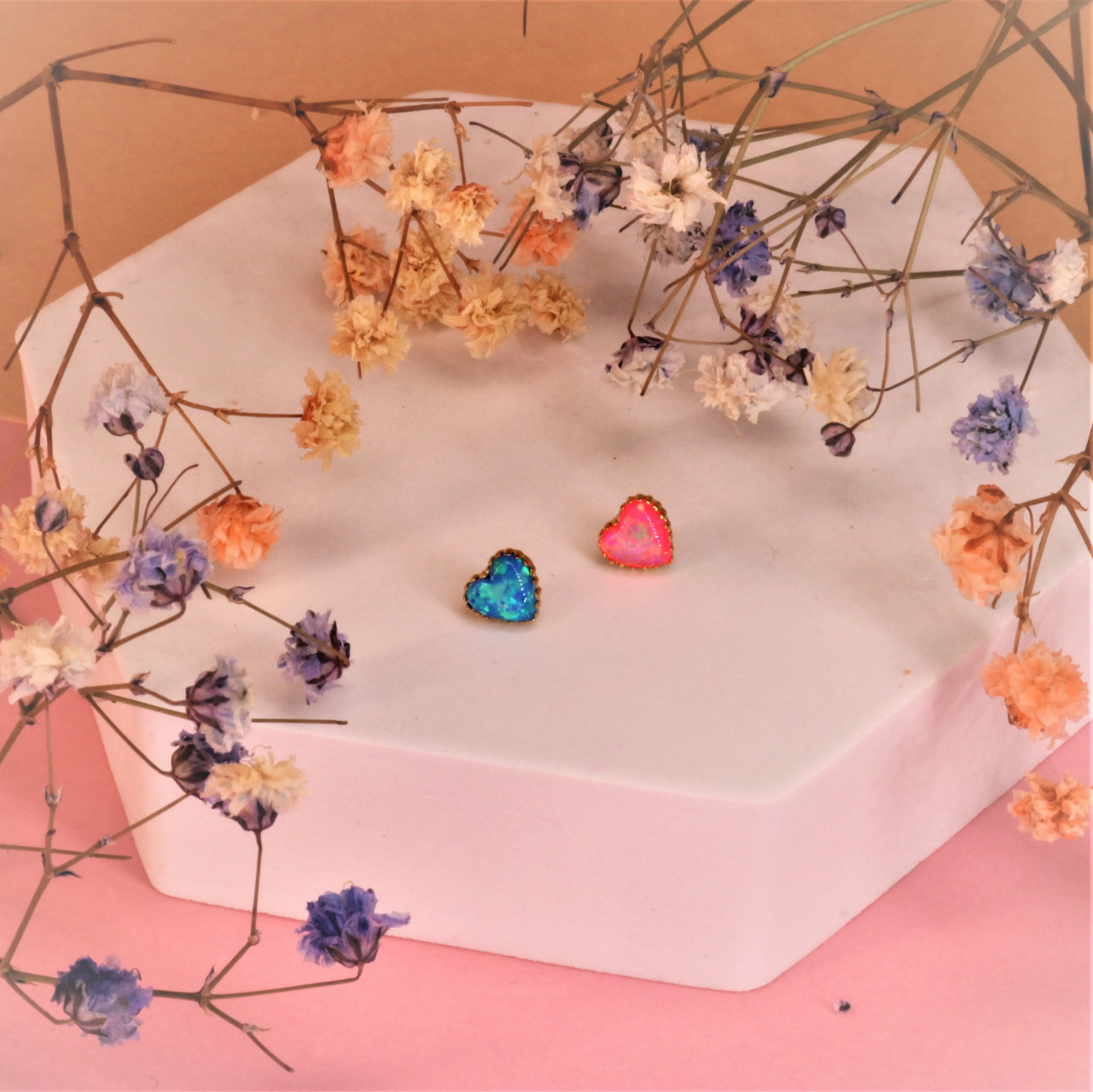 Anatometal Threadless 18K Gold Opal Heart End