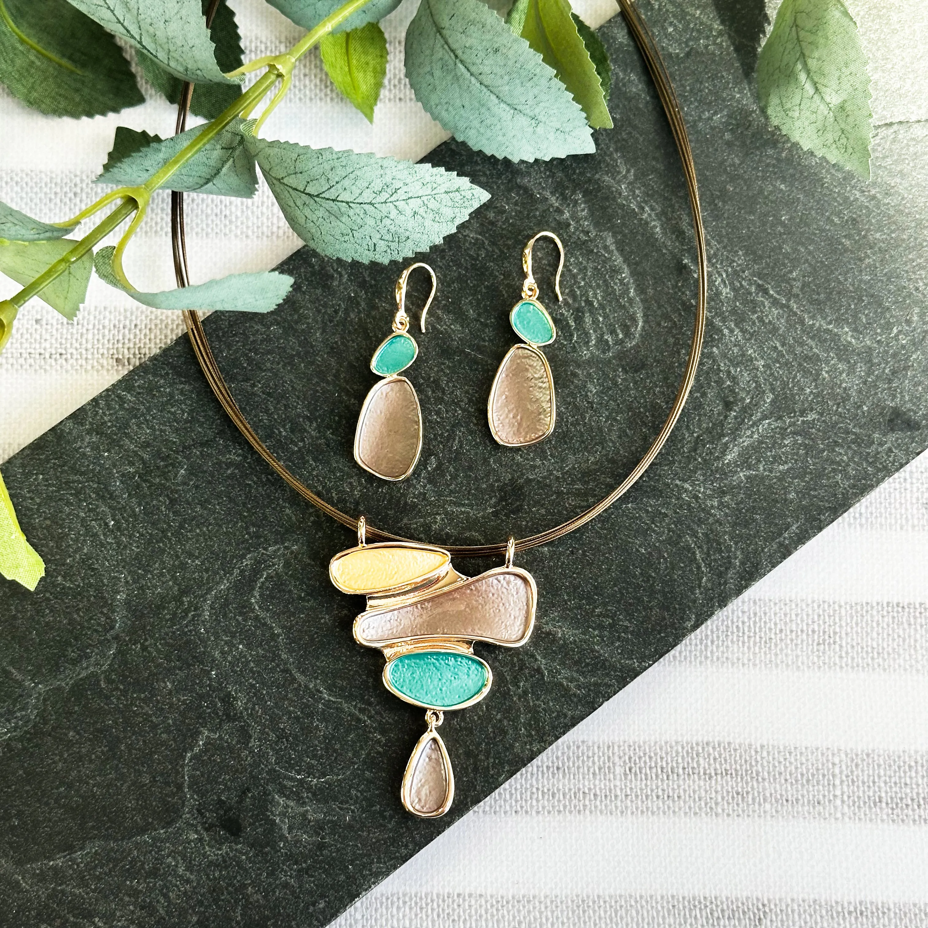Boho Style Abstract Teardrop Pendant Necklace