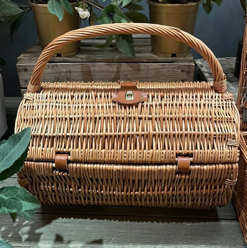 Luxury 2 Person Barrel Picnic Basket