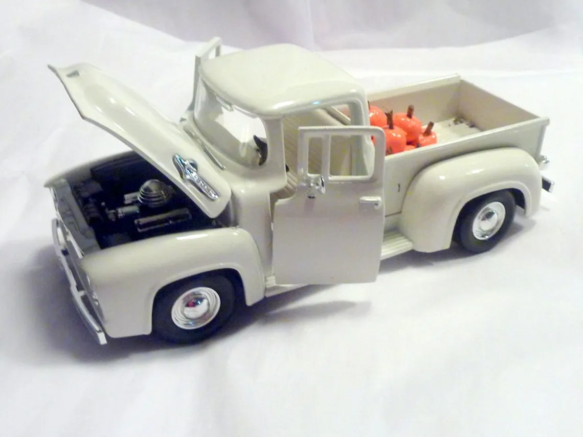 Metal Farm Truck, Vintage Metal truck