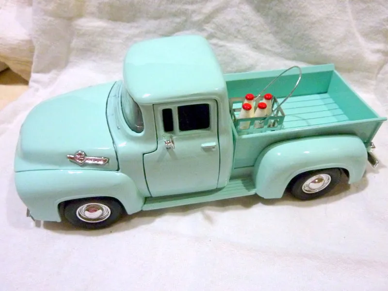 Metal Farm Truck, Vintage Metal truck