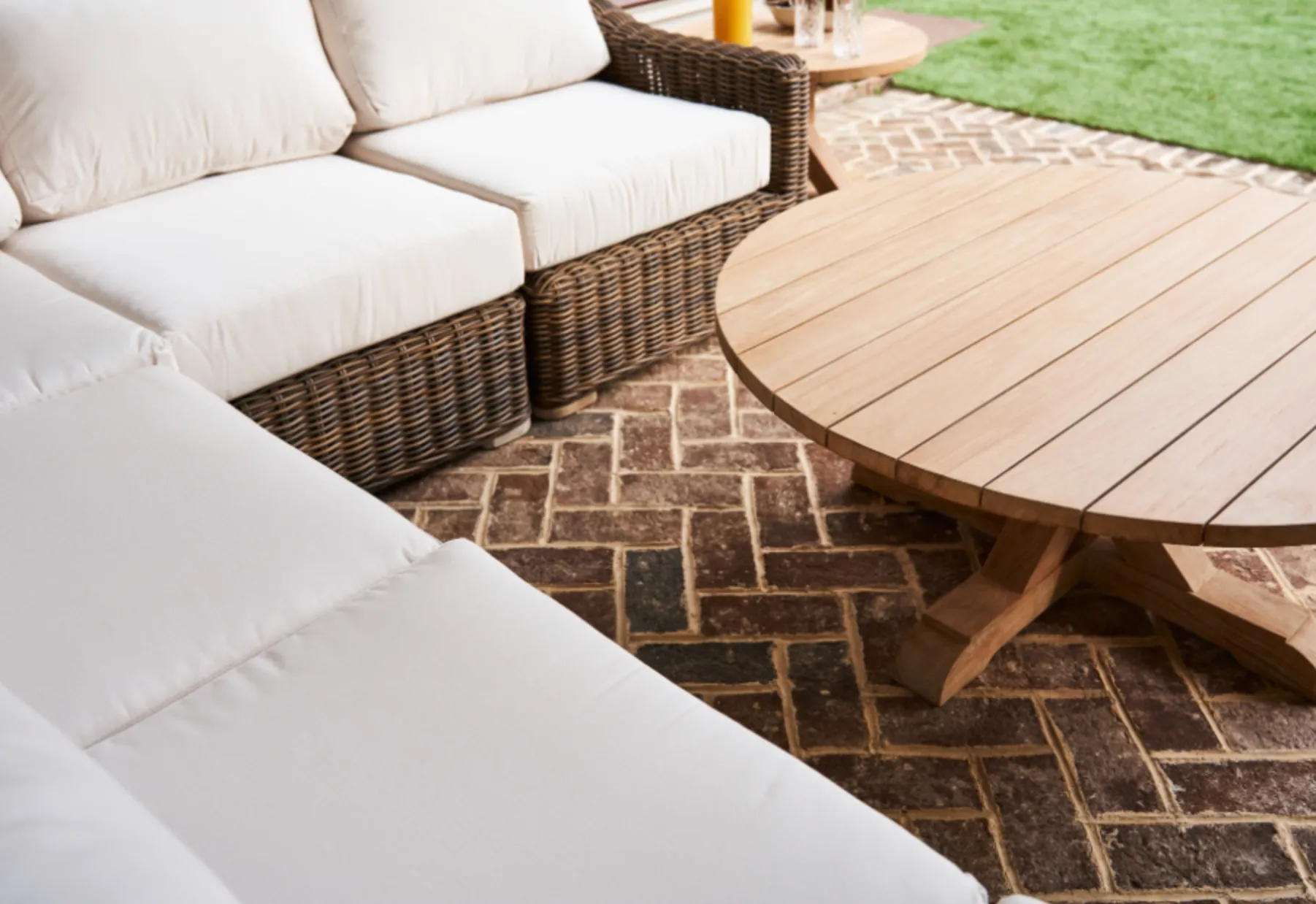 Newport Outdoor 7-Piece Sectional
