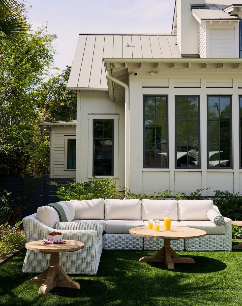 Newport Outdoor 7-Piece Sectional