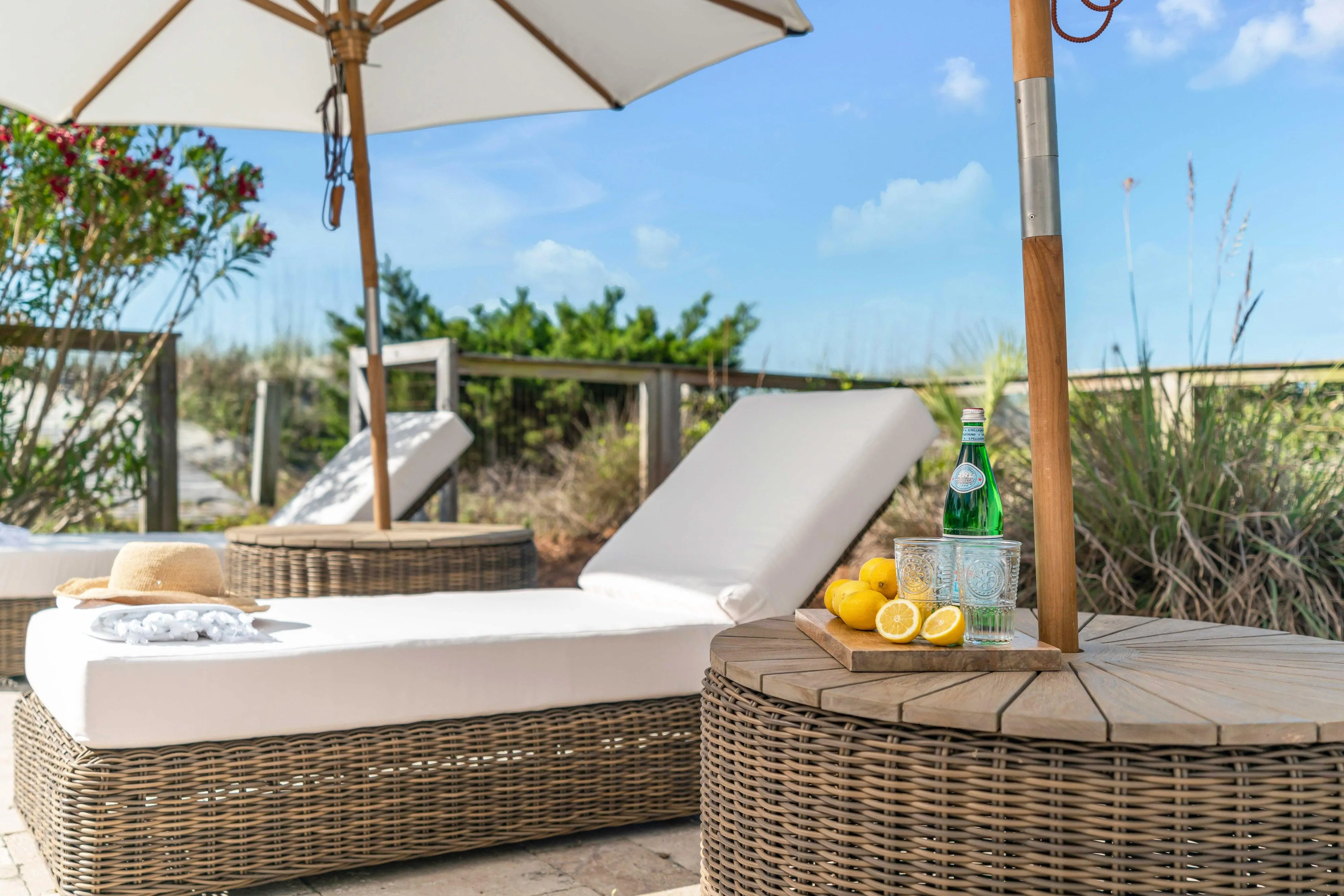 Newport Outdoor Round Coffee/Umbrella Table